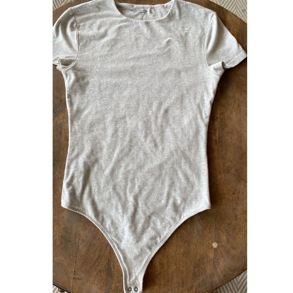 Abercrombie & Fitch Light Gray Double-Lined Bodysuit Short Sleeve Crew Neck